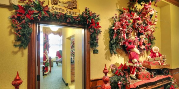The Inn at Christmas Place – Santa Suite