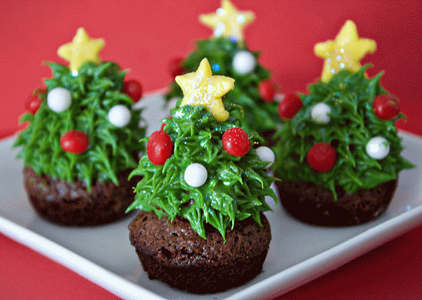 10 Holiday Desserts to Eat While Waiting for Santa